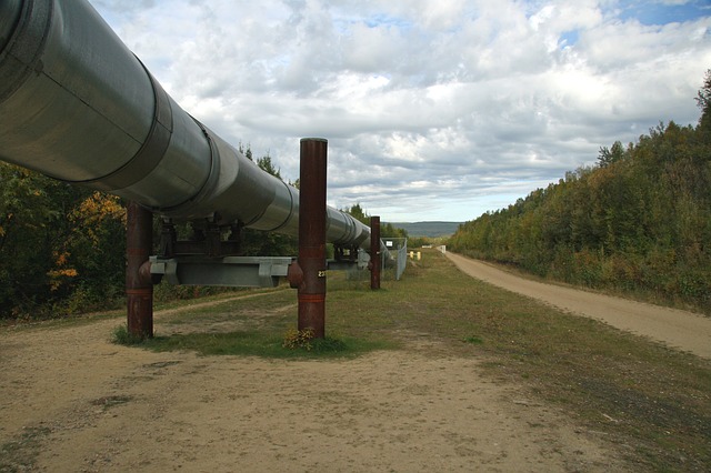Corrosion protection of gas and oil pipelines