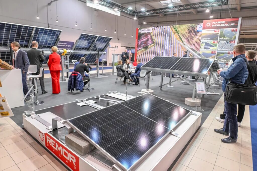 Solar Energy Expo kiállítás standja, napelemekkel - Ipari Expo